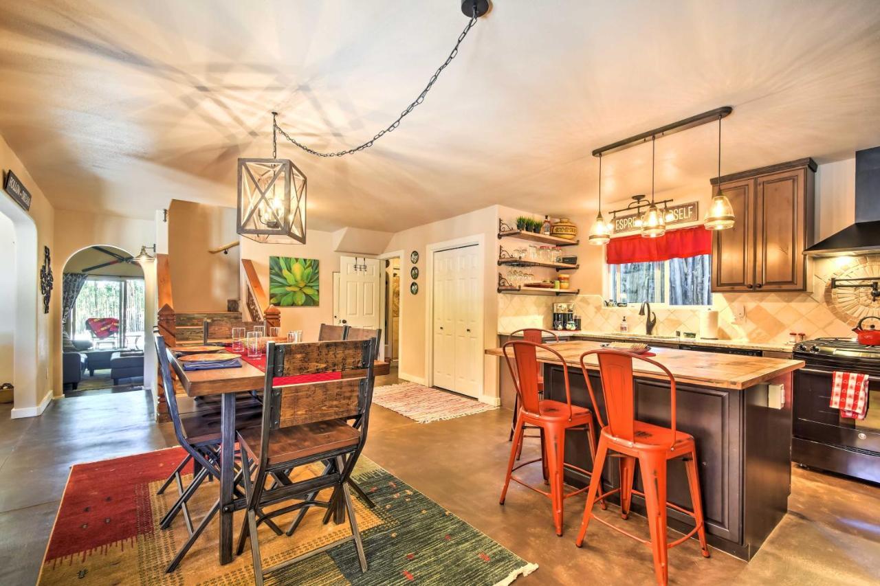 Cozy Home With Media Room Short Walk To Taos Plaza! エクステリア 写真