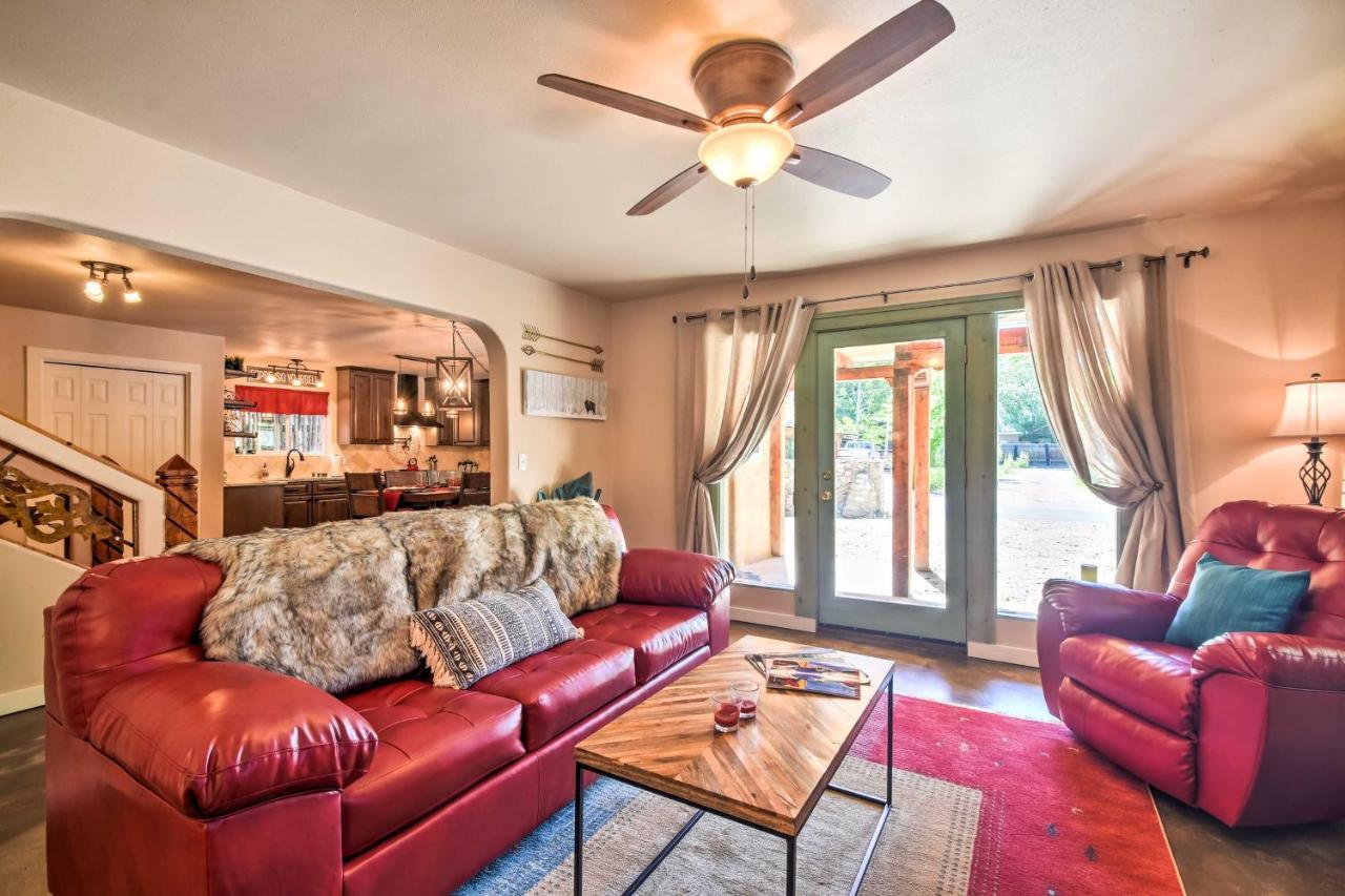 Cozy Home With Media Room Short Walk To Taos Plaza! エクステリア 写真