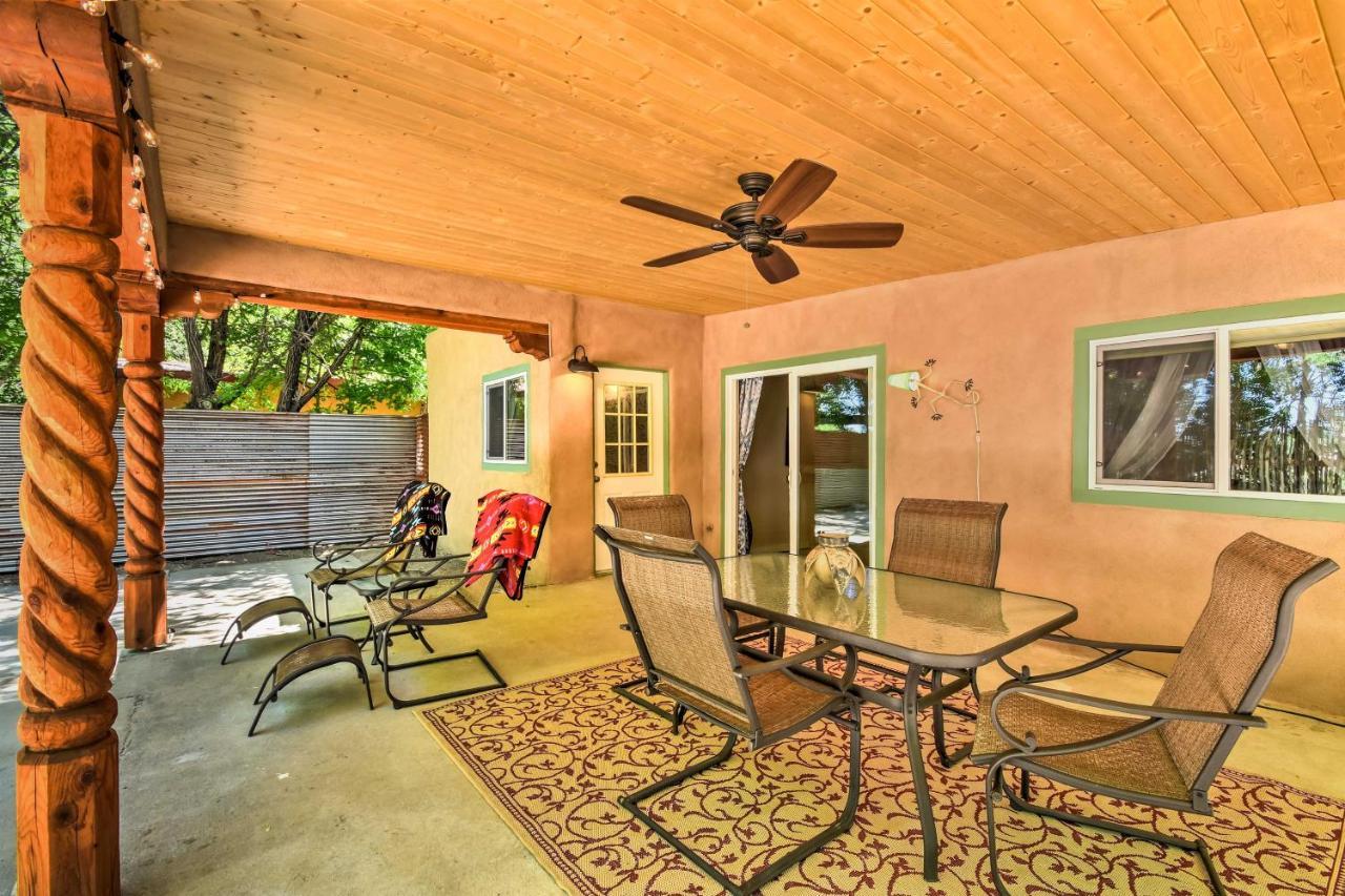Cozy Home With Media Room Short Walk To Taos Plaza! エクステリア 写真