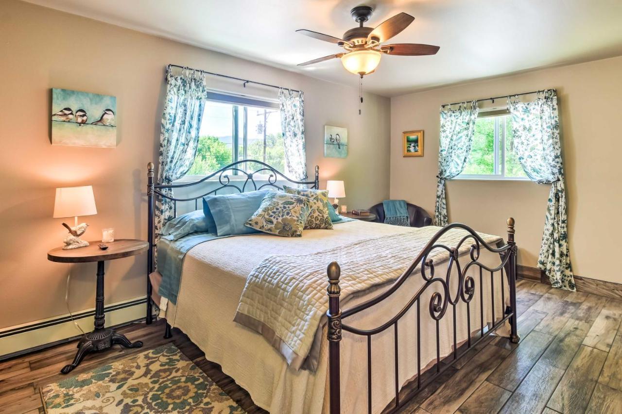 Cozy Home With Media Room Short Walk To Taos Plaza! エクステリア 写真