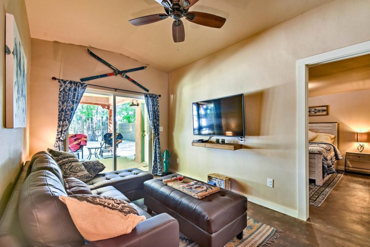 Cozy Home With Media Room Short Walk To Taos Plaza! エクステリア 写真